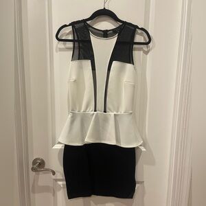 Black and white Guess Mini